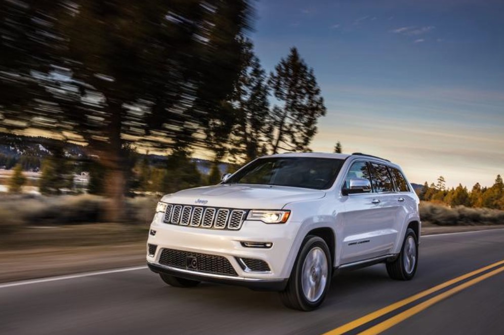 2019 Jeep Grand Cherokee Front White Exterior